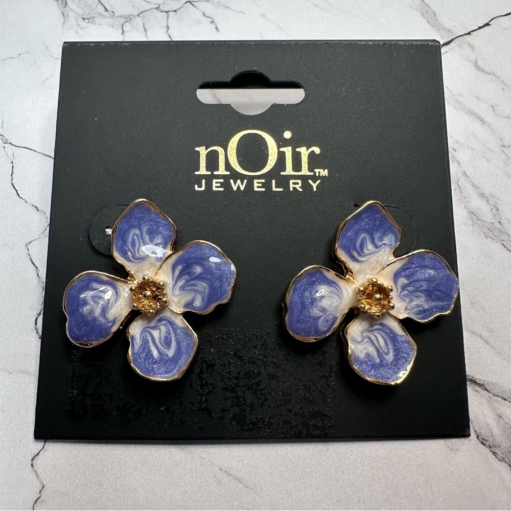nOir Jewelry | Blue & White Floral Earrings | New